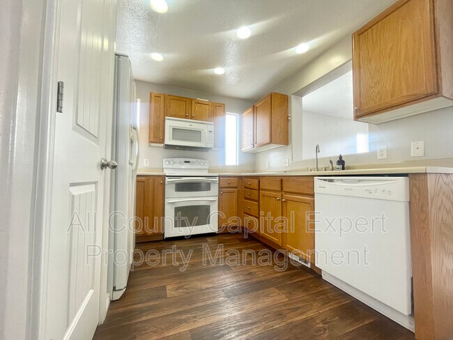Foto del edificio - 4494 Osage Rd