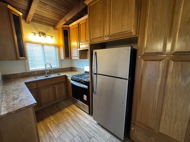 Building Photo - 1422 Manhattan Beach Blvd