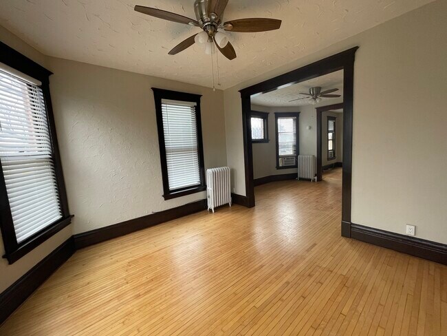 Foto del edificio - 472 E Chicago St