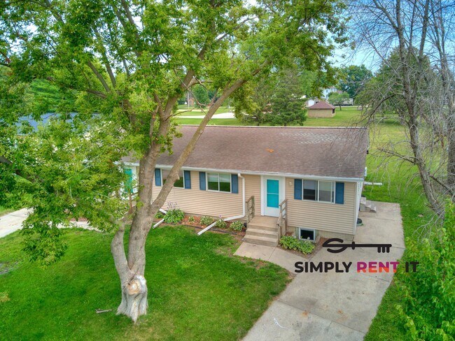 Foto del edificio - Sunset Ave 3 Bedroom Duplex in Kelley, IA