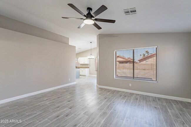 Foto del edificio - 4545 N 67th Ave
