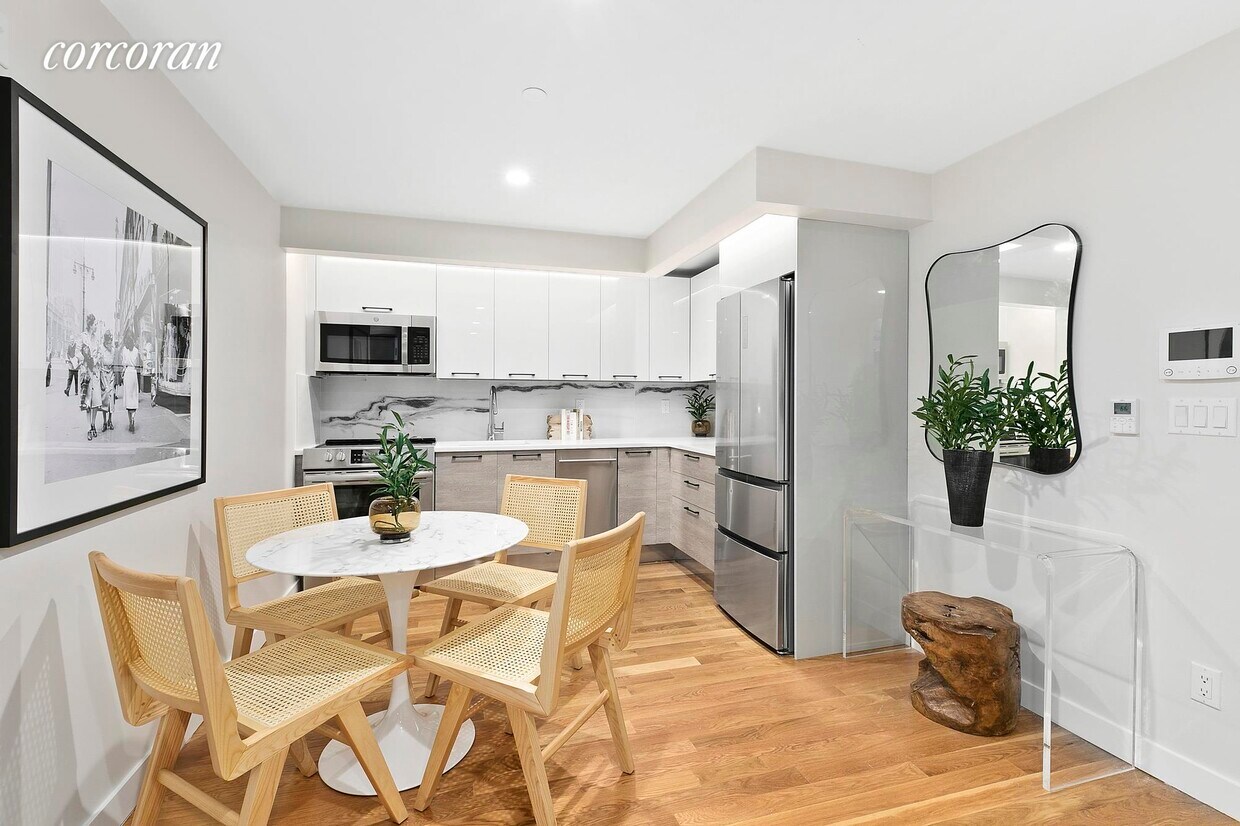 Foto principal - 54 Clarkson Ave