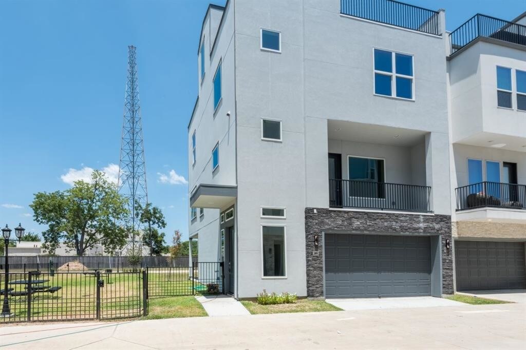 8409 Hempstead Rd Unit H, Houston, TX 77008 Condo for Rent in Houston