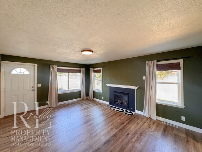 Foto del edificio - 2207 E 24th St