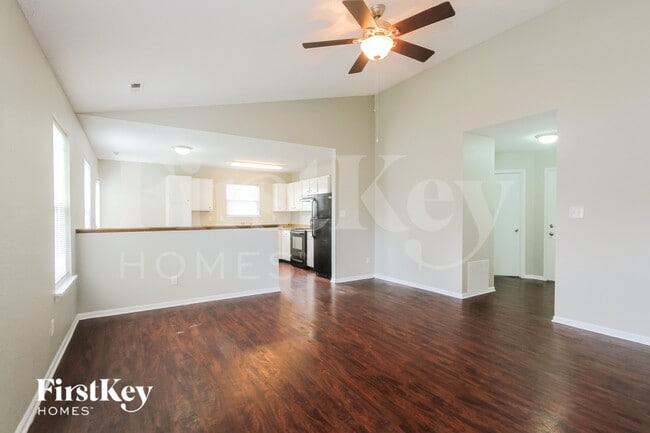 Building Photo - 4007 Magnolia Dr
