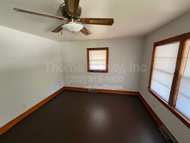 Foto del edificio - 1425 Hargrove St