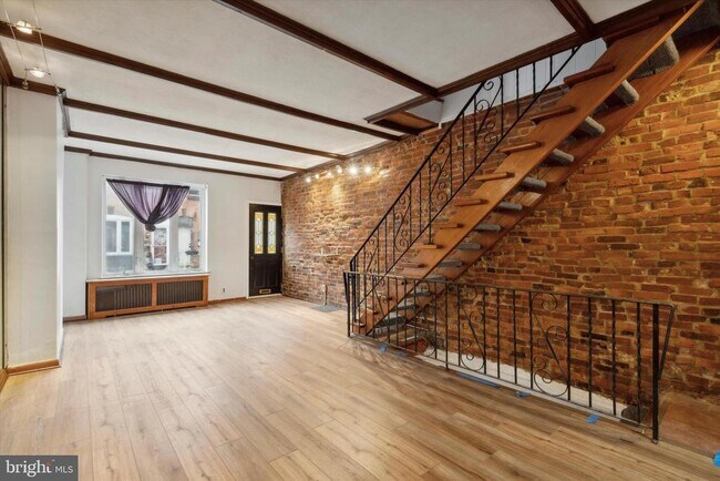 Building Photo - 2432 S Opal St