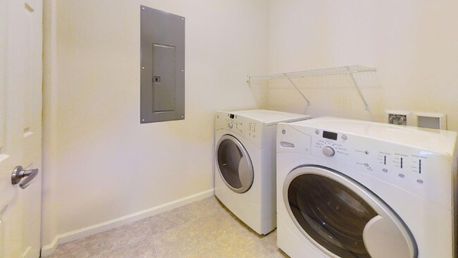 Interior Photo - Windsor West Apartments