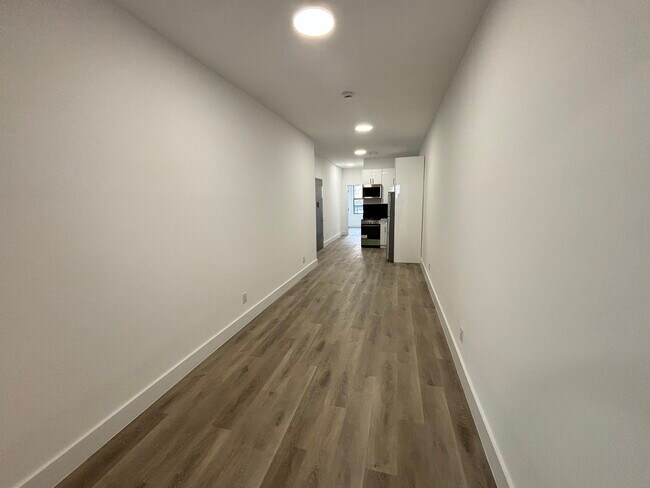 Foto del edificio - 353 Knickerbocker Ave