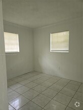Building Photo - 5401 SW 38th Ct