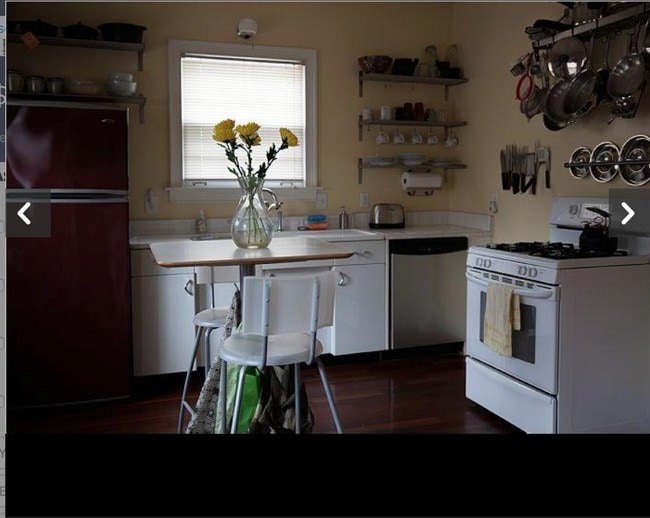 Retro eat-in kitchen - 1703 4th Ave N