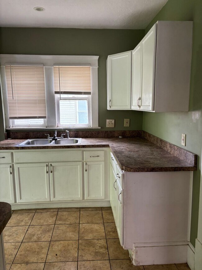 Foto del edificio - Section 8 Accepted! Spacious Newly Renovat...