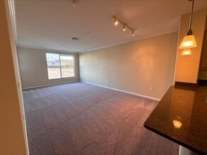 Interior Photo - Stadium House Apartments