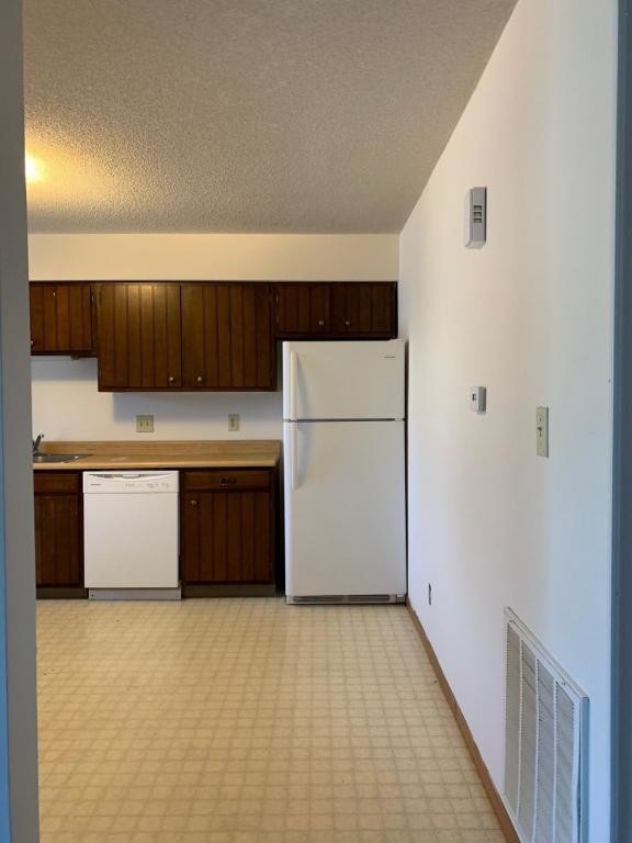 Building Photo - 591 East 43rd 1/2 Drive #4