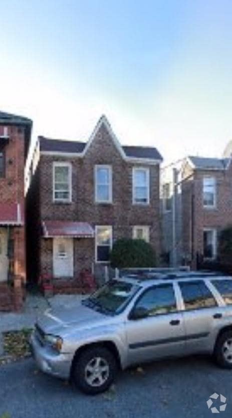 Building Photo - 4421 Murdock Ave