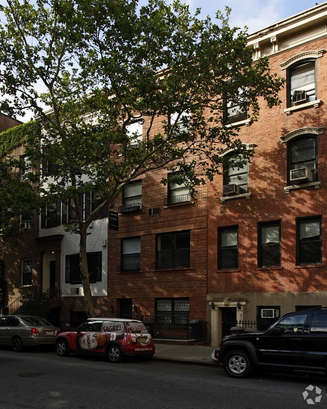 Primary Photo - 216 E 32nd St