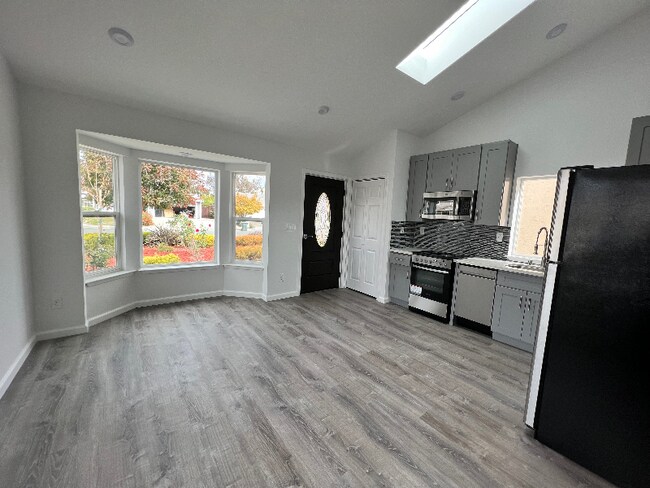 Building Photo - 3620 Dunsmuir Cir