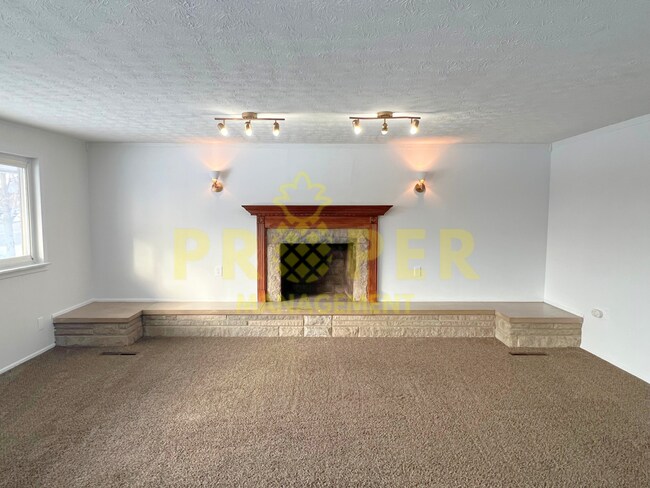 Foto del edificio - 3 bedrooms 2 full bathrooms house