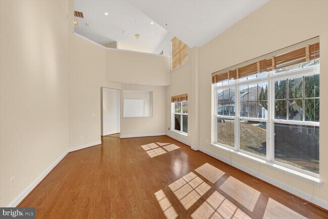 Foto del edificio - 13210 Rabbit Chase Rd