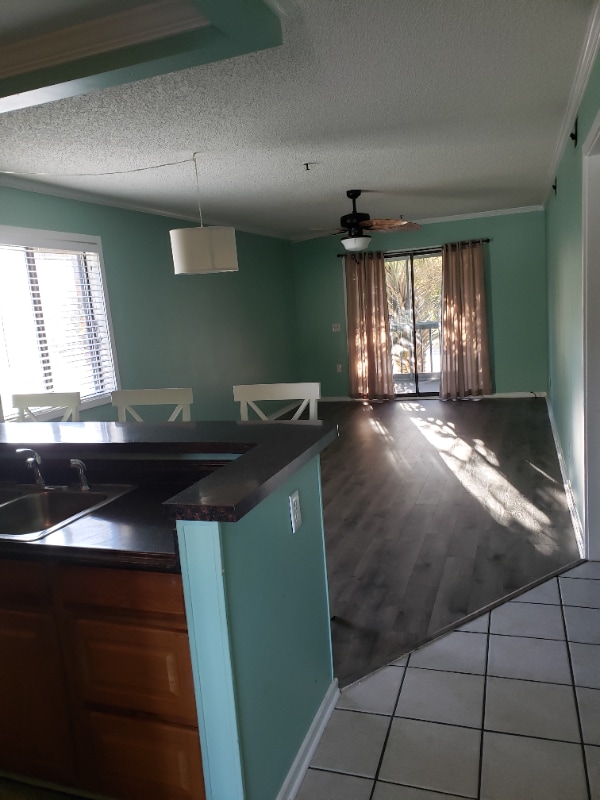 Building Photo - 4015 Fairway Dr