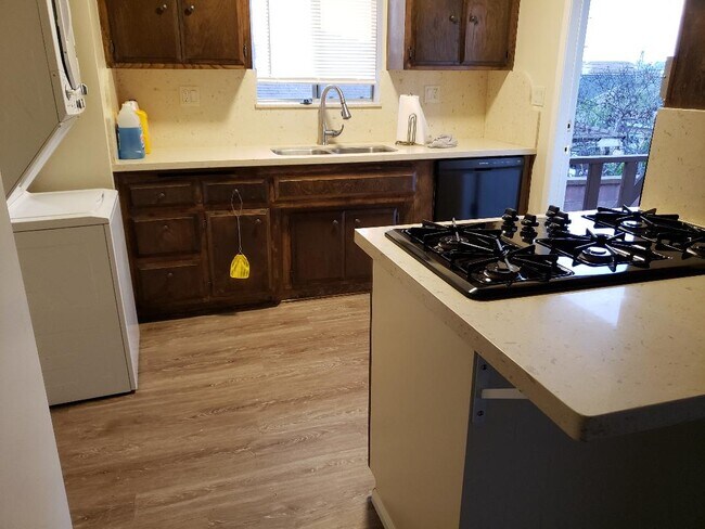 Kithchen - 4710 W 131st St