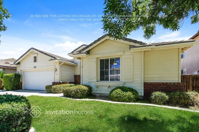 Foto del edificio - 31864 Feather Creek Dr