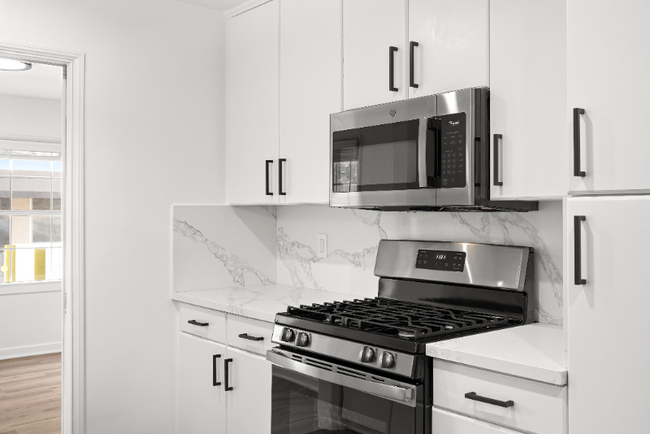 Foto del edificio - 5848 1/2 Colfax Ave