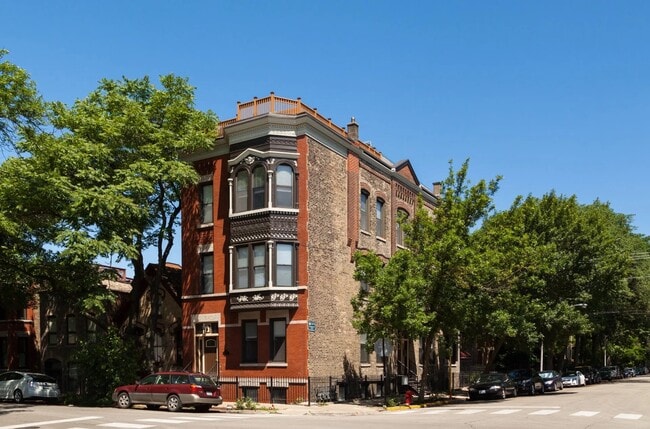 Building Photo - 1834 W Wabansia Ave