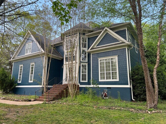 Building Photo - Signal Mountain