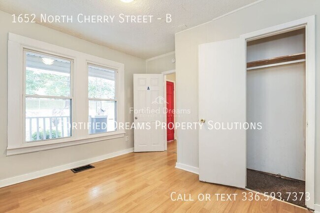 Foto del edificio - 1652 N Cherry St