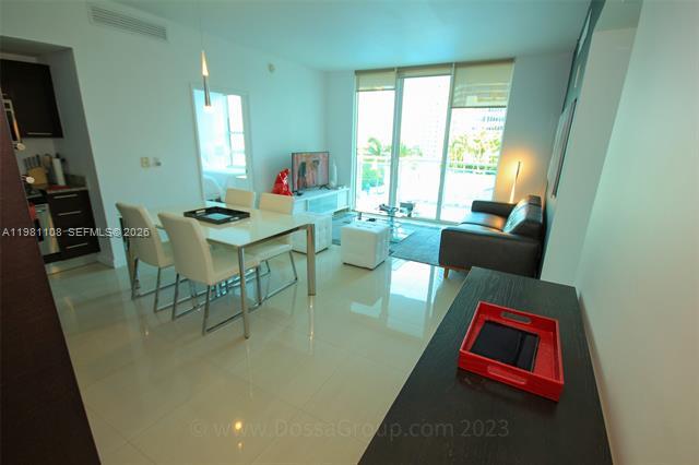 Photo - 950 Brickell Bay Dr