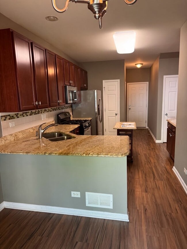 Building Photo - 532 S Jade Ln