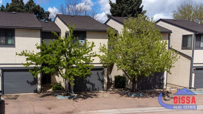 Photo - Cute townhome with 2 bedrooms - 1 1/2 bath...