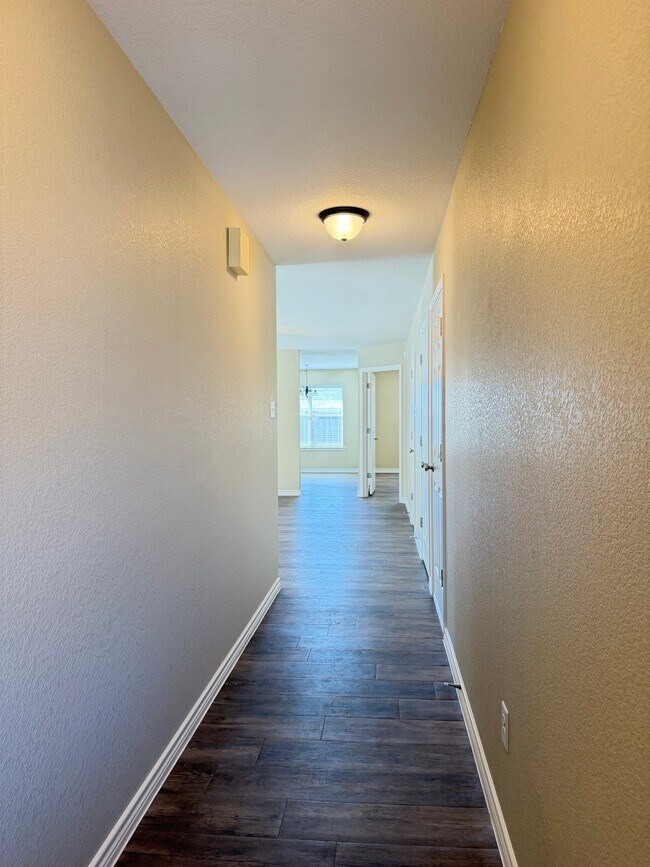 Building Photo - 5109 Graceland Dr