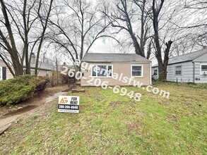 Building Photo - 1322 Fay Dr