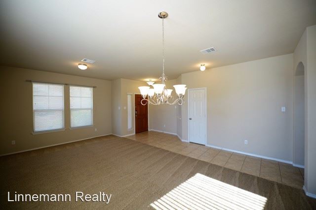 Foto del edificio - 5 br, 3.5 bath House - 5519 Sulfur Spring ...