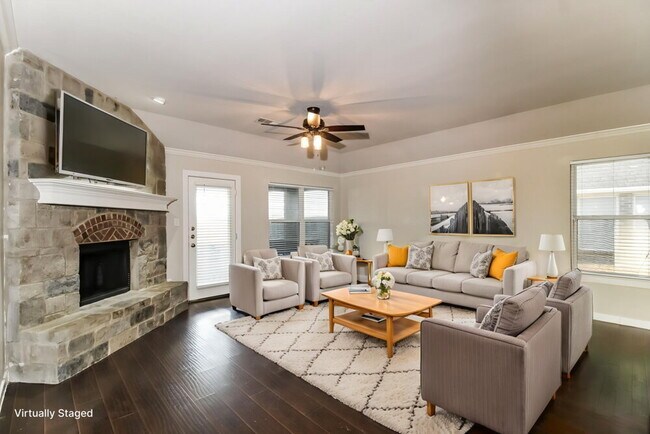 Foto del edificio - 4112 Bridle Path Ln