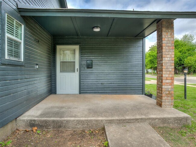 Foto del edificio - 1608 NW 7th St