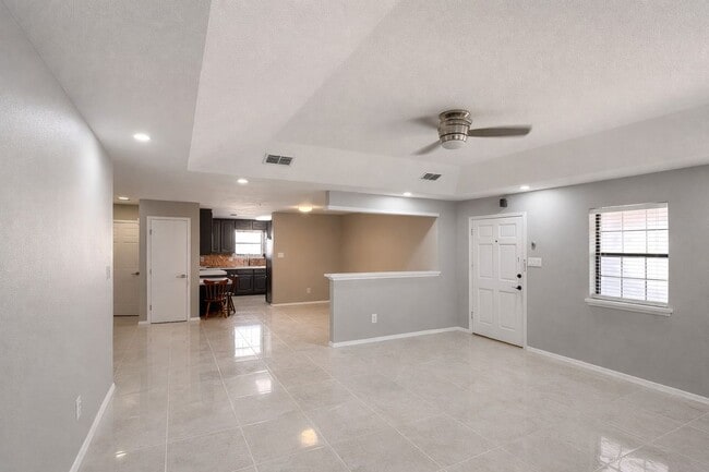 Foto del edificio - 2401 S Jackson Rd