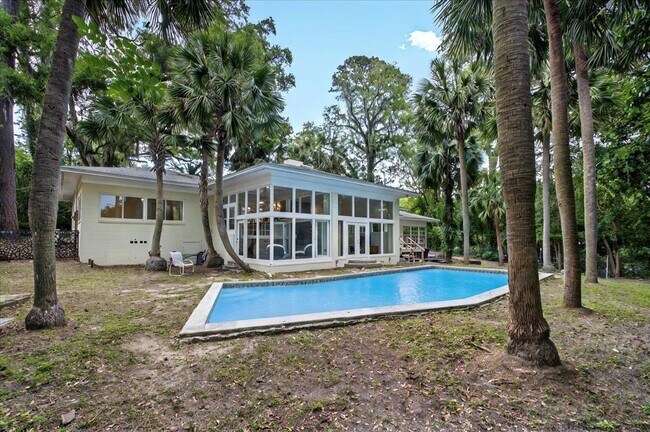 Foto del edificio - 1205 Gardenia Dr
