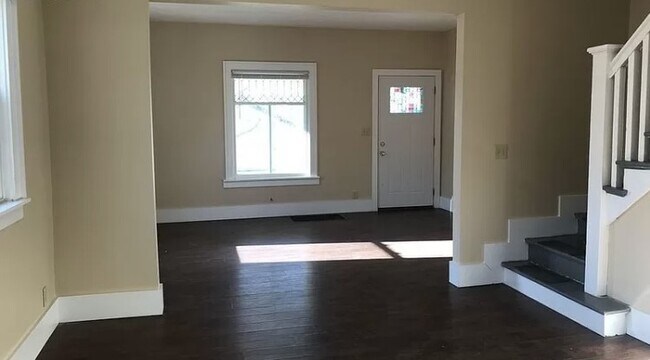 Foto del edificio - 312 N Trapp Ave