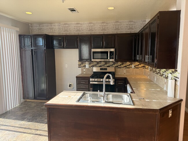 Foto del edificio - 5752 Tamarisk Way