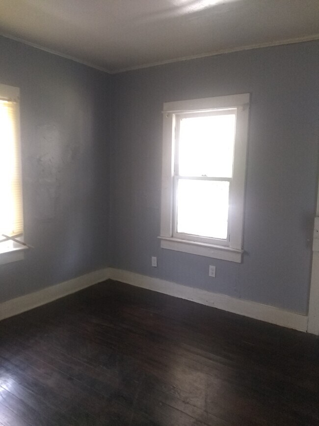 Bedroom - 1004 NE 8th Ave