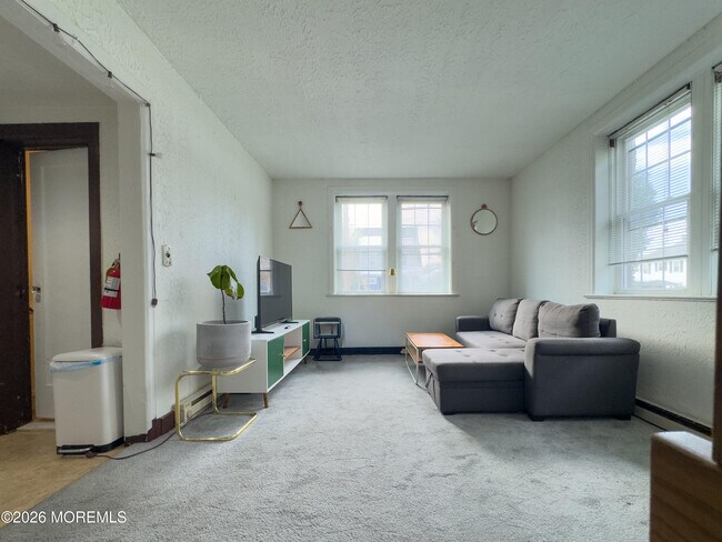 Foto del edificio - 19 Leroy Pl