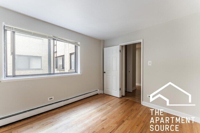 Foto del edificio - 5909 N Kenmore Ave