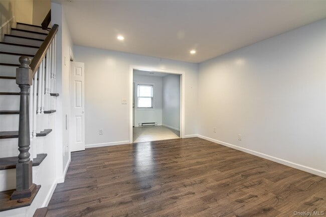 Foto del edificio - 72 Tudor Ln