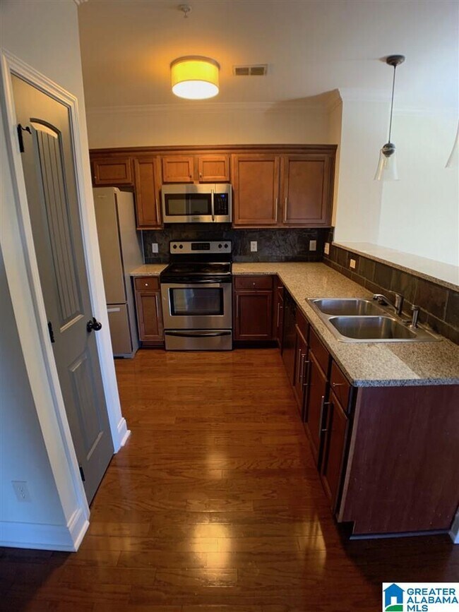 Building Photo - 1123 Riverhaven Pl