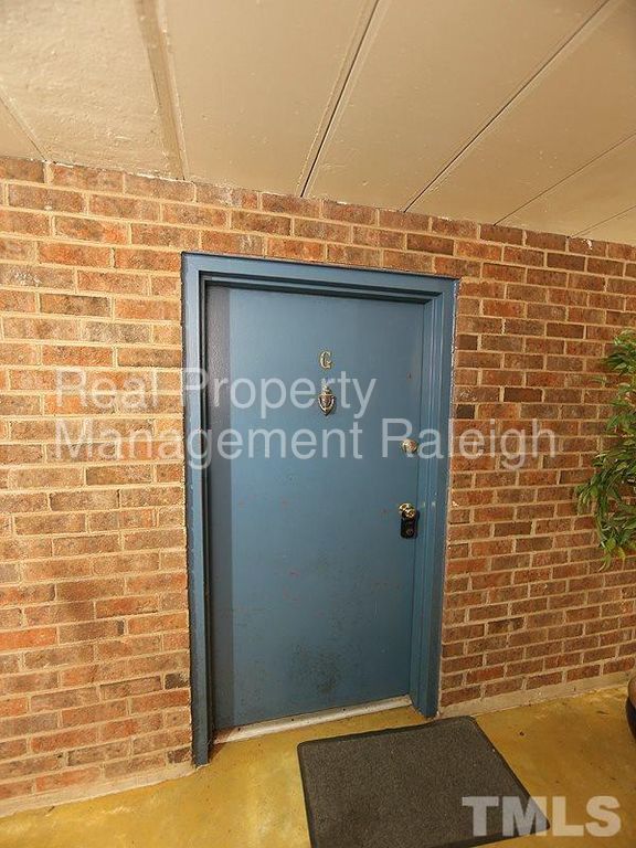 Building Photo - 1008 Sandlin Pl