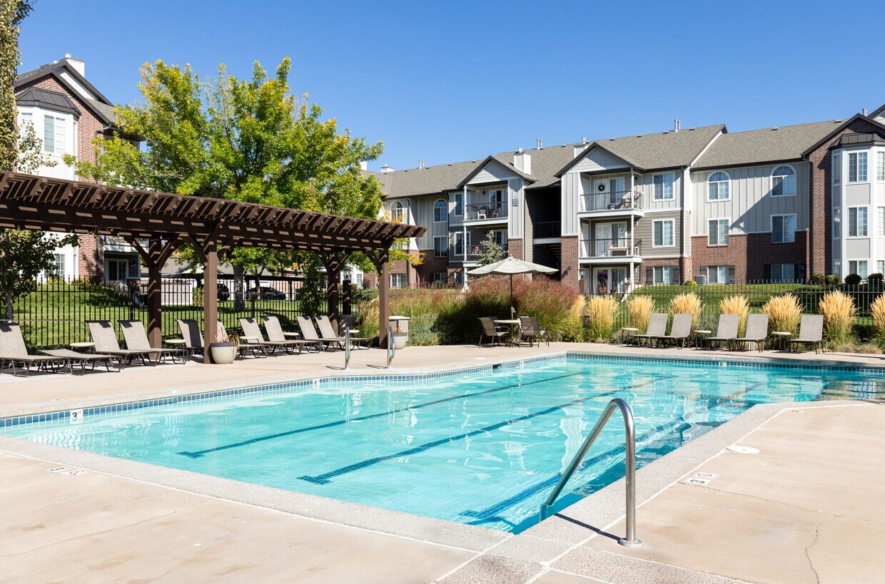 Foto principal - Sterling Pointe Apartments