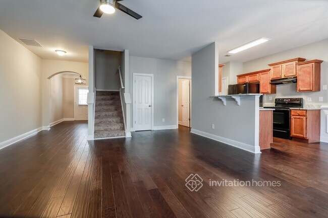 Foto del edificio - 5250 Cedar Shoals Dr